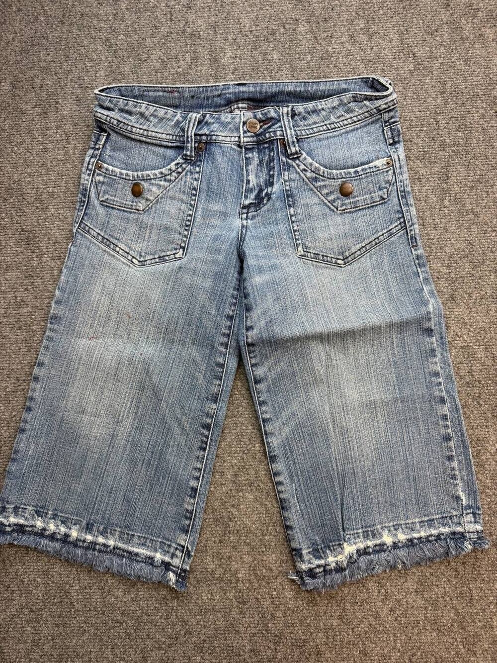 Vintage Y2K Volcom Women's Bermuda Shorts Size 1 Wide Leg Raw Hem Skater